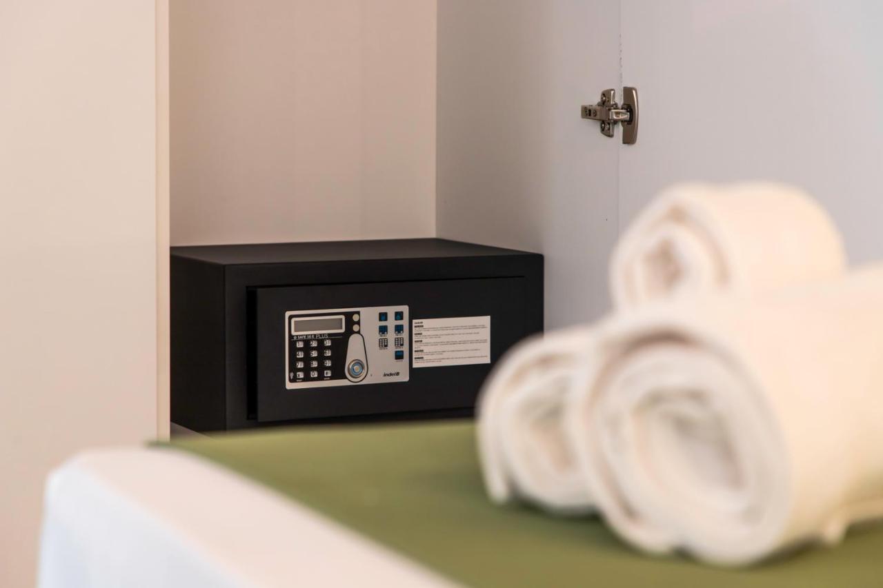 Metropolitan Rooms Cagliari Luaran gambar